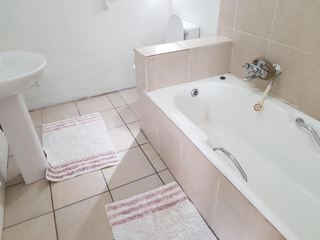 Hotel Mi Casa Su Casa à Randburg Extérieur photo